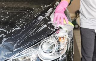 Evita cometer estos 5 errores a la hora de lavar tu coche